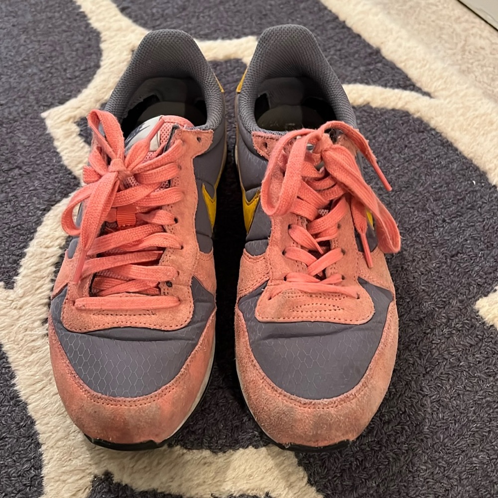 Nike Sneaker, Size 7 Women’s